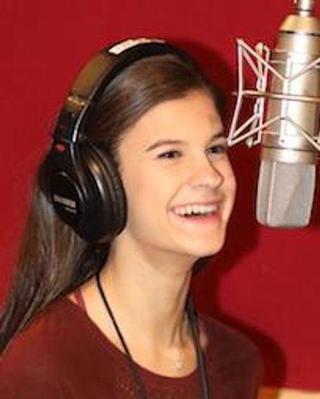 Cassidy Hagel Headshot