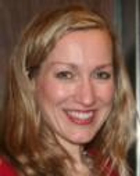 Julie Czarnecki Headshot