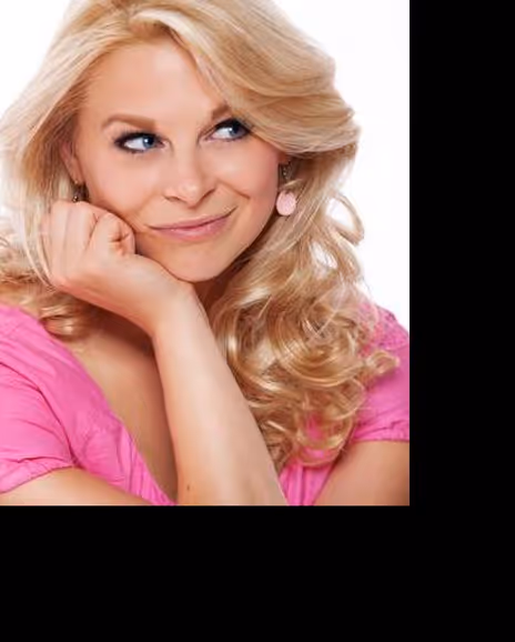 Lara Hayhurst Headshot