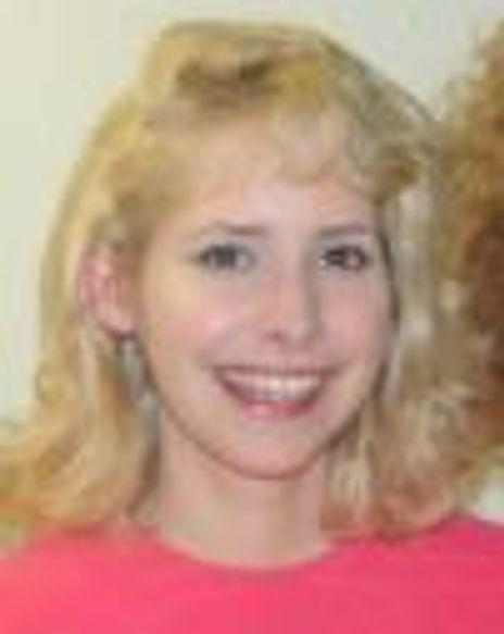 Nellie MacKay Headshot