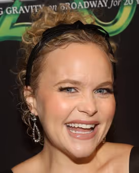 Amanda Jane Cooper Headshot