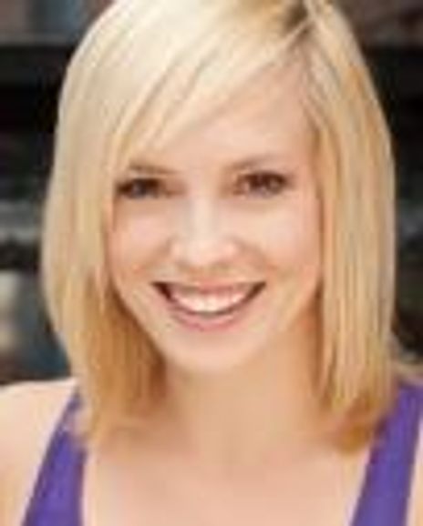 Lindsay Wood Headshot