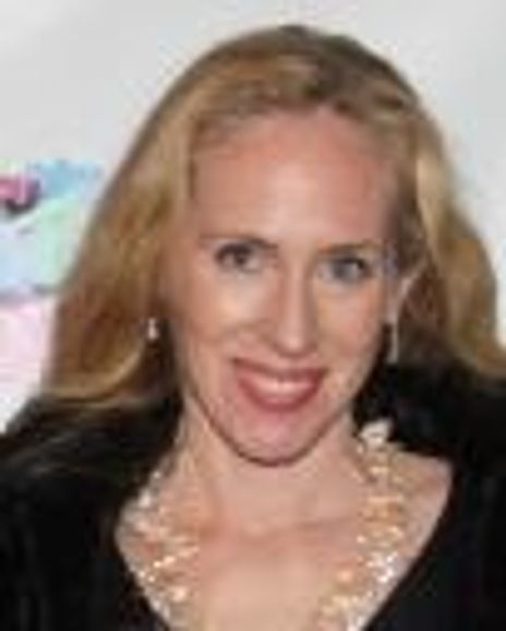 Lenore Conviser Gould Headshot