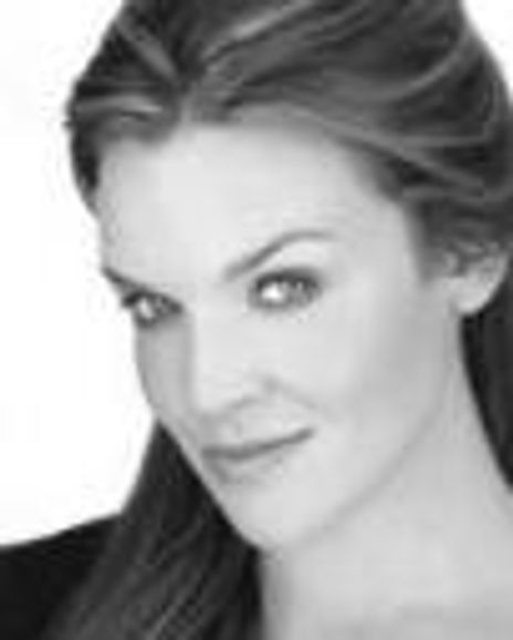 Rachel Wallace Headshot