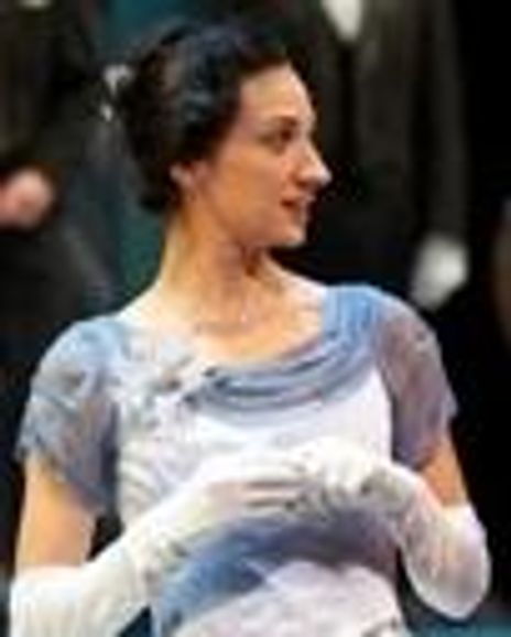 Laura Perrotta Headshot