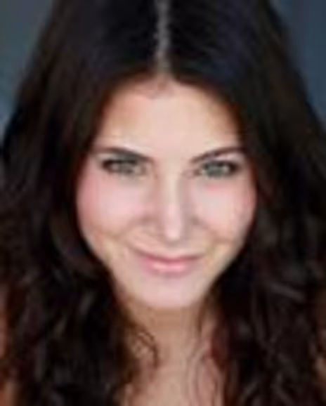 Chloe Tucker Headshot