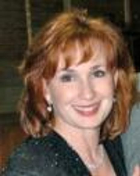 Alice Levine Headshot