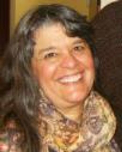 Anne Hills Headshot