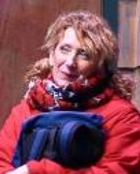 Robyn Maitland Headshot