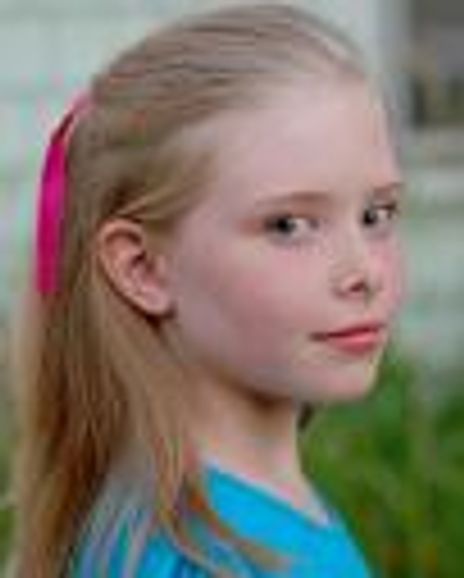 Maggie Budzyna Headshot