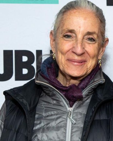 Martha Roth Headshot