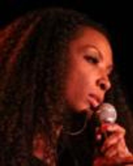 Maxee Maxwell Headshot