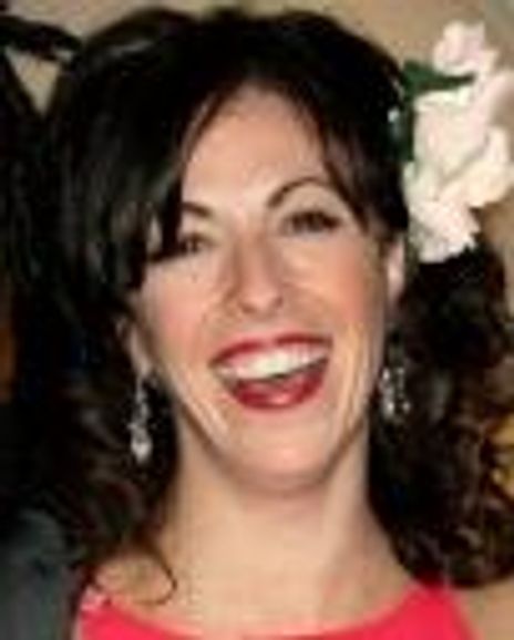 Holly Shepherd Headshot