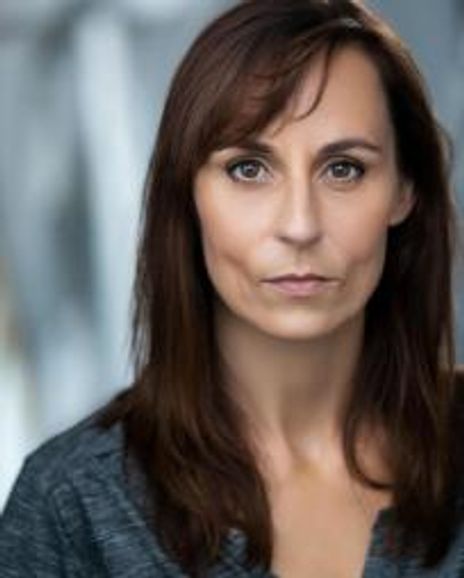 Julie Stark Headshot