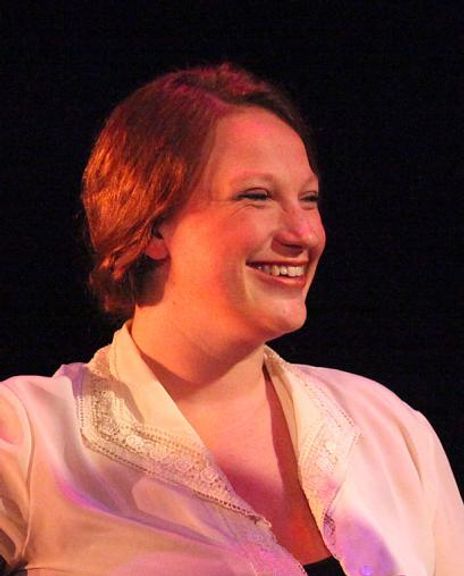 Holly Erin McCarthy Headshot