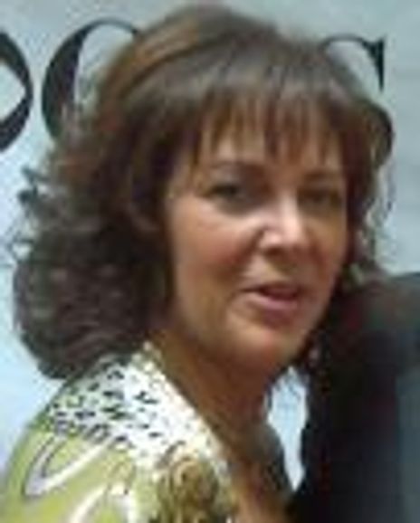 Paula Kaminsky Davis Headshot
