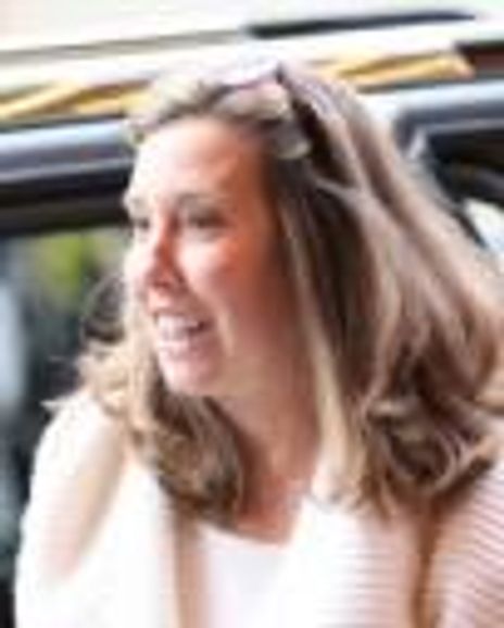 Leslee Dart Headshot