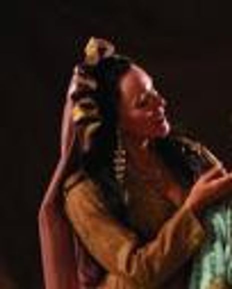 Liisa Ivary Headshot