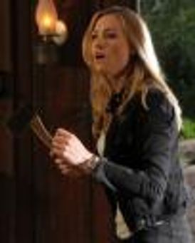 Yvonne Strahovski Headshot