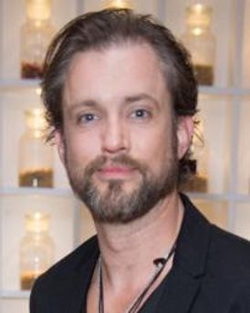 Derek Hagen Headshot