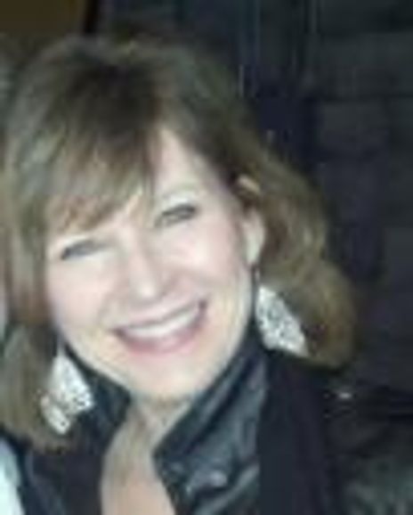 Lora Westlund Headshot