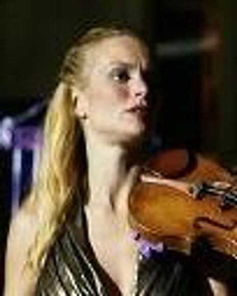 Caroline Campbell Headshot