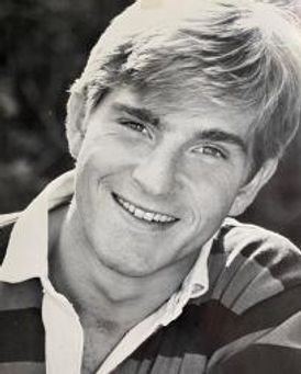 Oliver Woodall Headshot