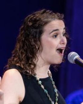 Alexis Field Headshot