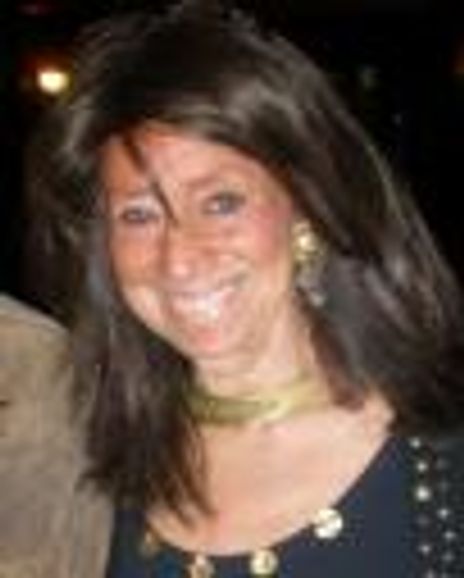 Lori Henr Headshot