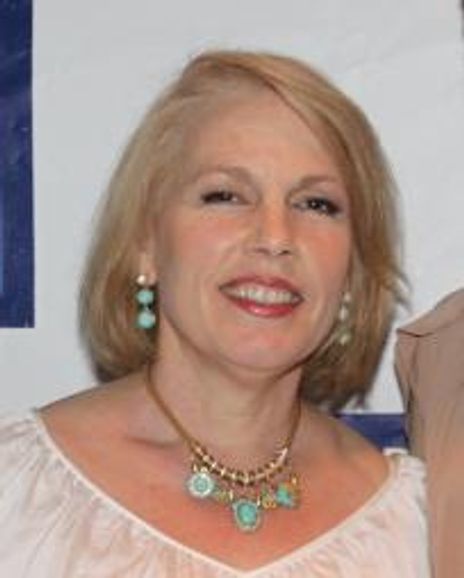 Roberta Wall Headshot