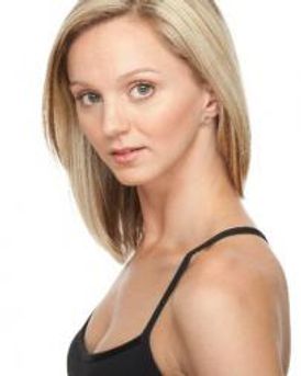 Leslie Flesner Headshot