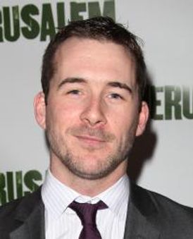 Barry Sloane Headshot