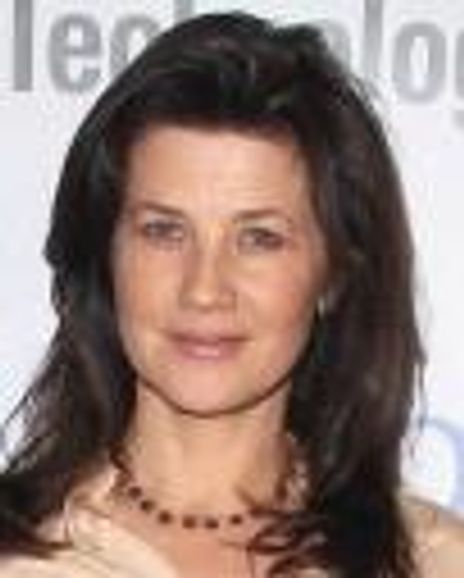 Daphne Zuniga Headshot