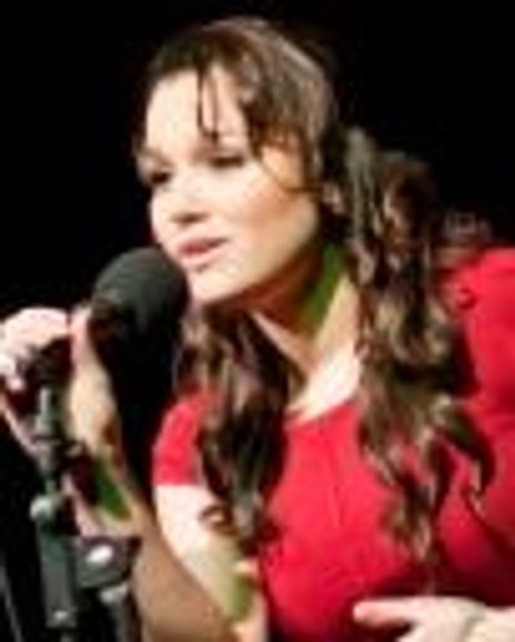 Samantha Barkes Headshot