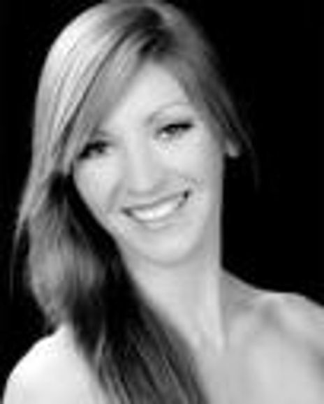 Jennifer Drake Headshot