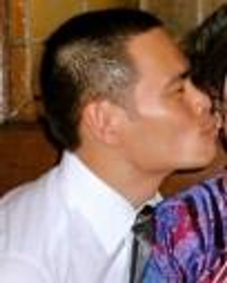 Thai-Hoa Le Headshot