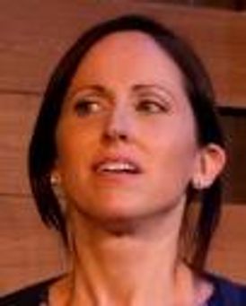 Karen Peakes Headshot