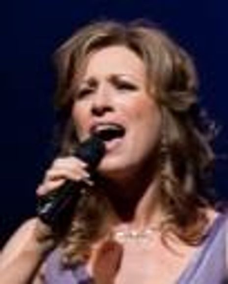 Robin Hutton Headshot