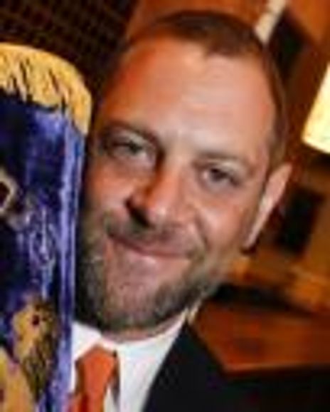 Amichai Lau-Lavie Headshot