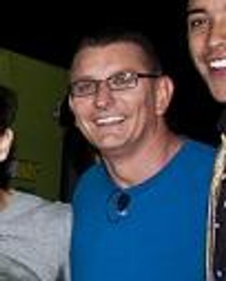 Robert Irvine Headshot