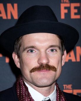 Dean Ashton Headshot