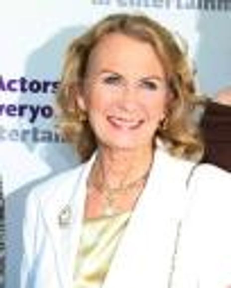 Juliette Mills Headshot