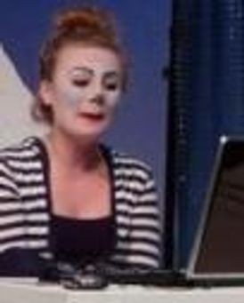 Rebecca Ballinger Headshot