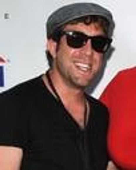 Elliot Yamin Headshot