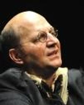 Steven Dykes Headshot