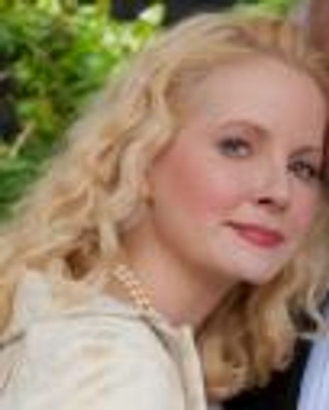 Leah Pinsent Headshot