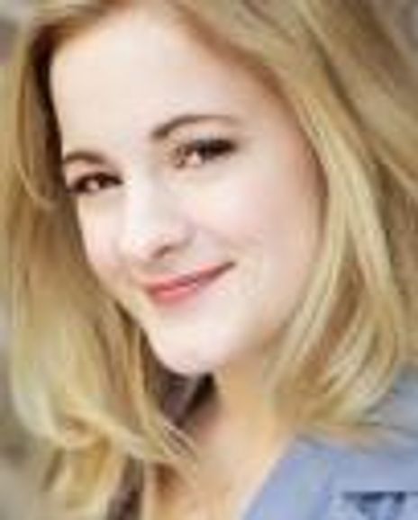 Kara Curtis Headshot