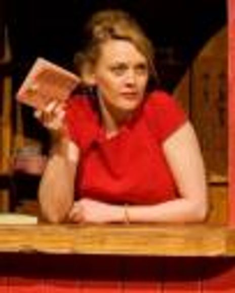 Simone Kirby Headshot