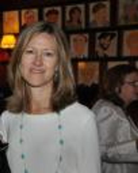 Gretchen Shugart Headshot