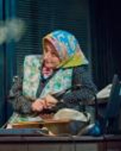 Joanna Holden Headshot